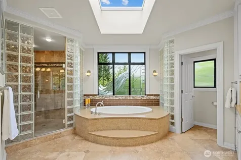 7619 115th Place NE Kirkland WA 98033