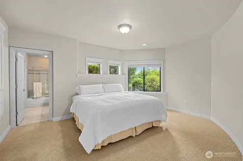 7619 115th Place NE Kirkland WA 98033