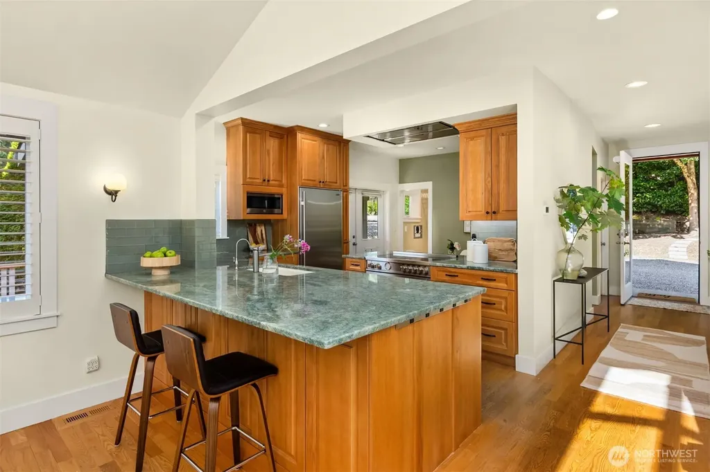 6575 NE Honeysuckle Lane Bainbridge Island WA 98110