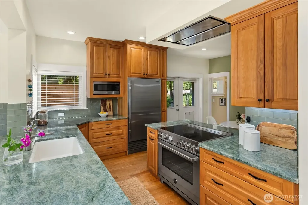 6575 NE Honeysuckle Lane Bainbridge Island WA 98110