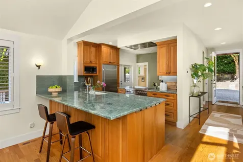 6575 NE Honeysuckle Lane Bainbridge Island WA 98110