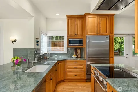 6575 NE Honeysuckle Lane Bainbridge Island WA 98110