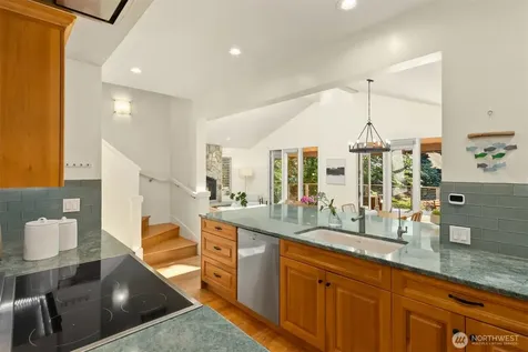 6575 NE Honeysuckle Lane Bainbridge Island WA 98110