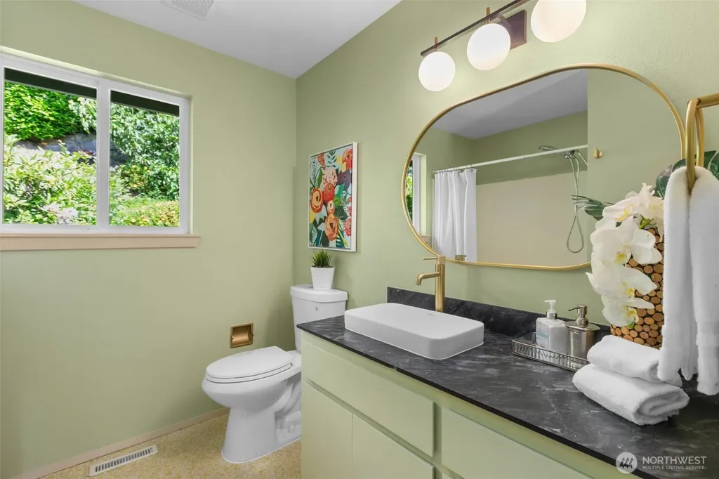 16434 9th Avenue SW Burien WA 98166