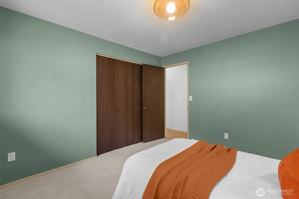 16434 9th Avenue SW Burien WA 98166