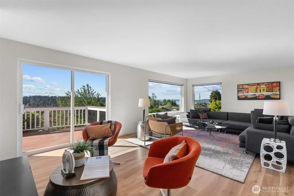 16434 9th Avenue SW Burien WA 98166