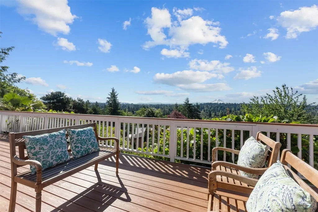 16434 9th Avenue SW Burien WA 98166