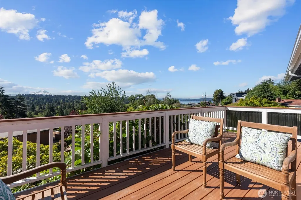 16434 9th Avenue SW Burien WA 98166