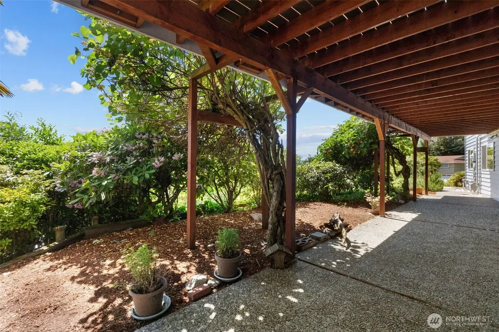 16434 9th Avenue SW Burien WA 98166