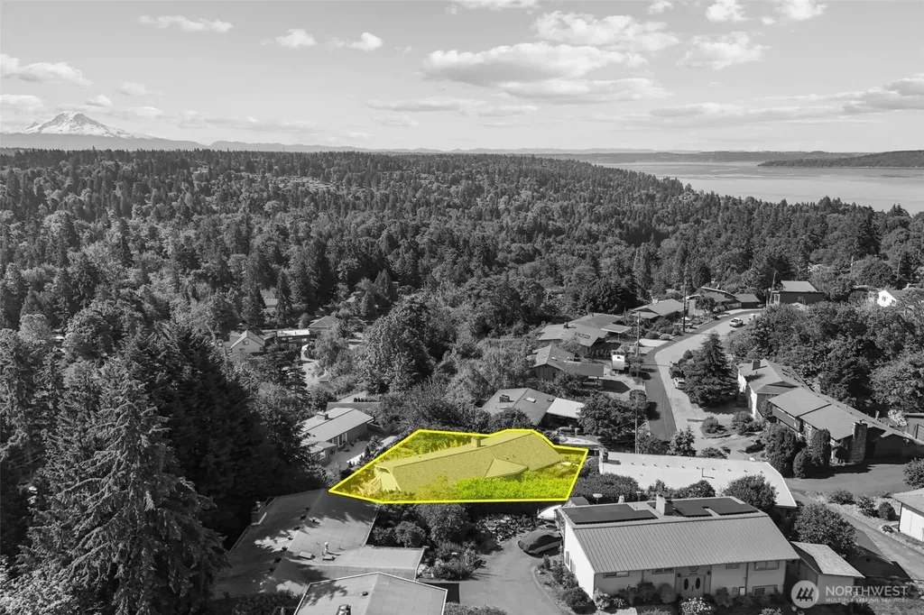 16434 9th Avenue SW Burien WA 98166