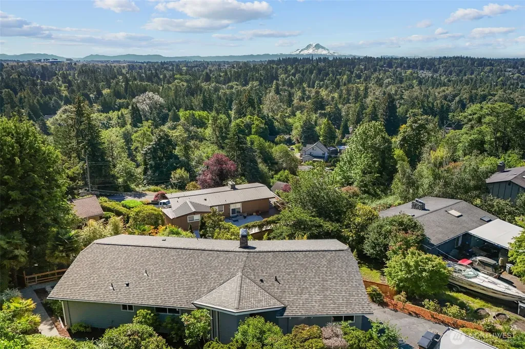 16434 9th Avenue SW Burien WA 98166