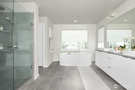 5615 Thomas Ct SE Auburn WA 98092