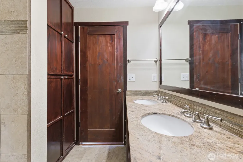 410 W Bartlett Street Omak WA 98841