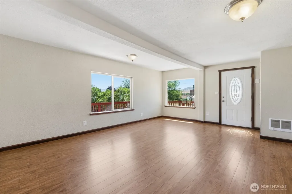 410 W Bartlett Street Omak WA 98841