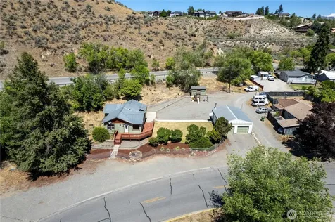 410 W Bartlett Street Omak WA 98841