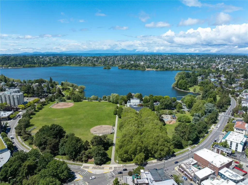 443 NE Ravenna Boulevard Seattle WA 98115