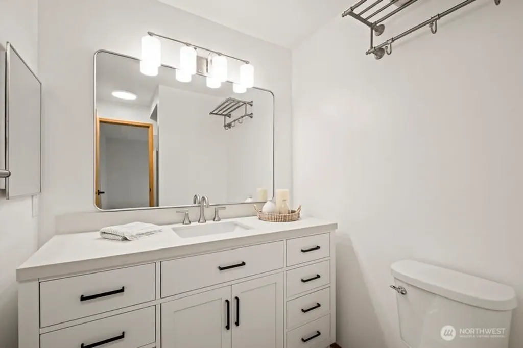 9912 NE 142 Place Kirkland WA 98034