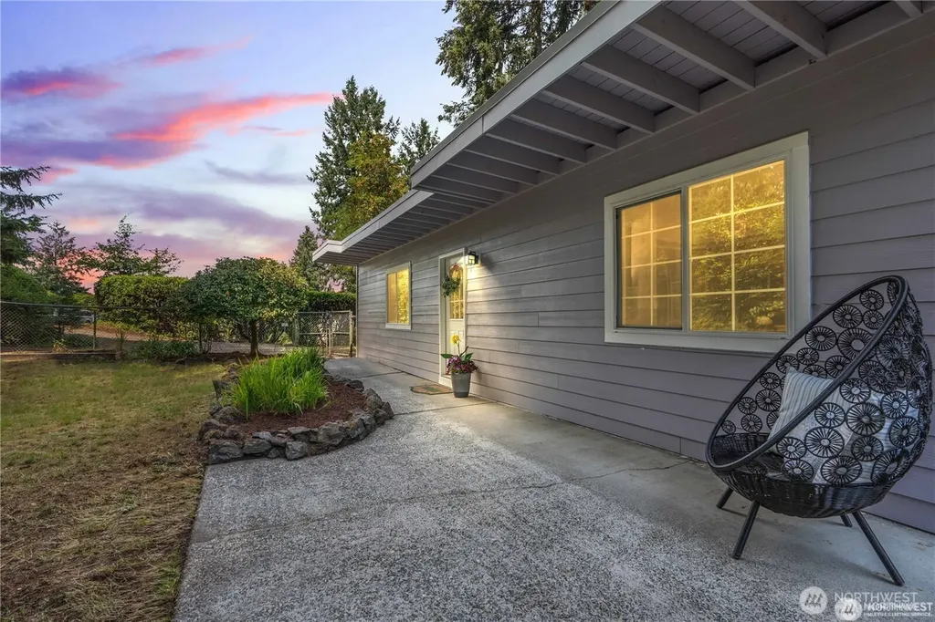 2749 Parkway Drive W University Place WA 98466