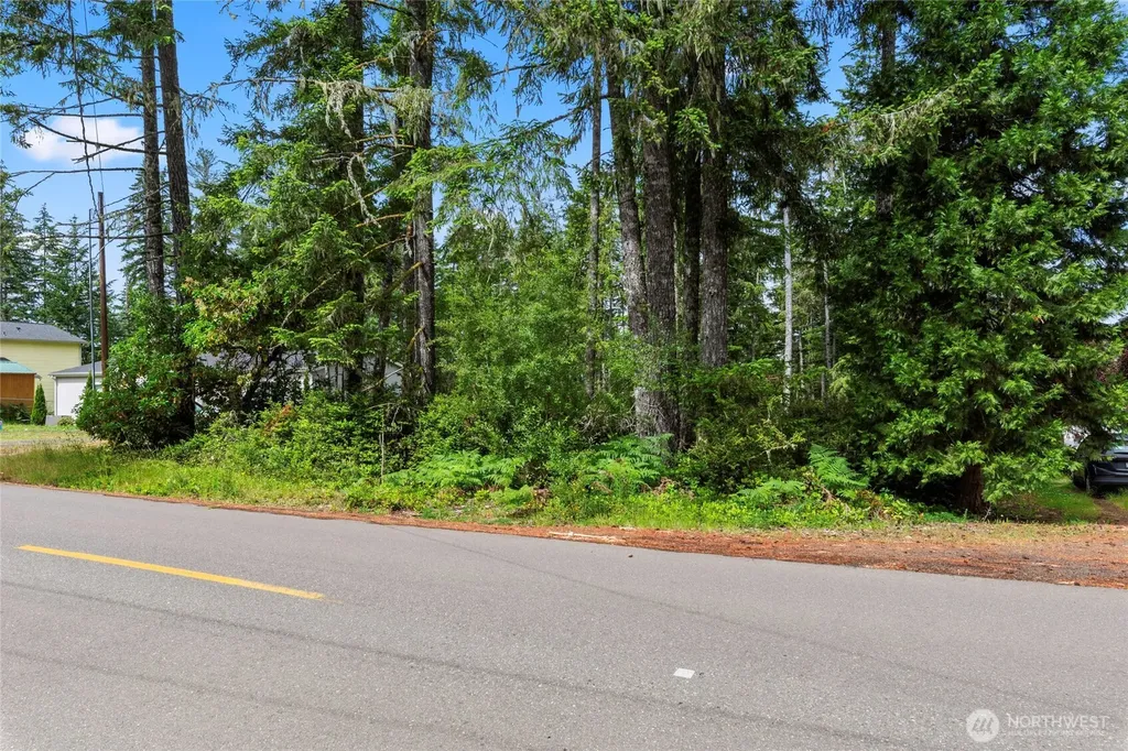 1870 E Trails End Drive Belfair WA 98528