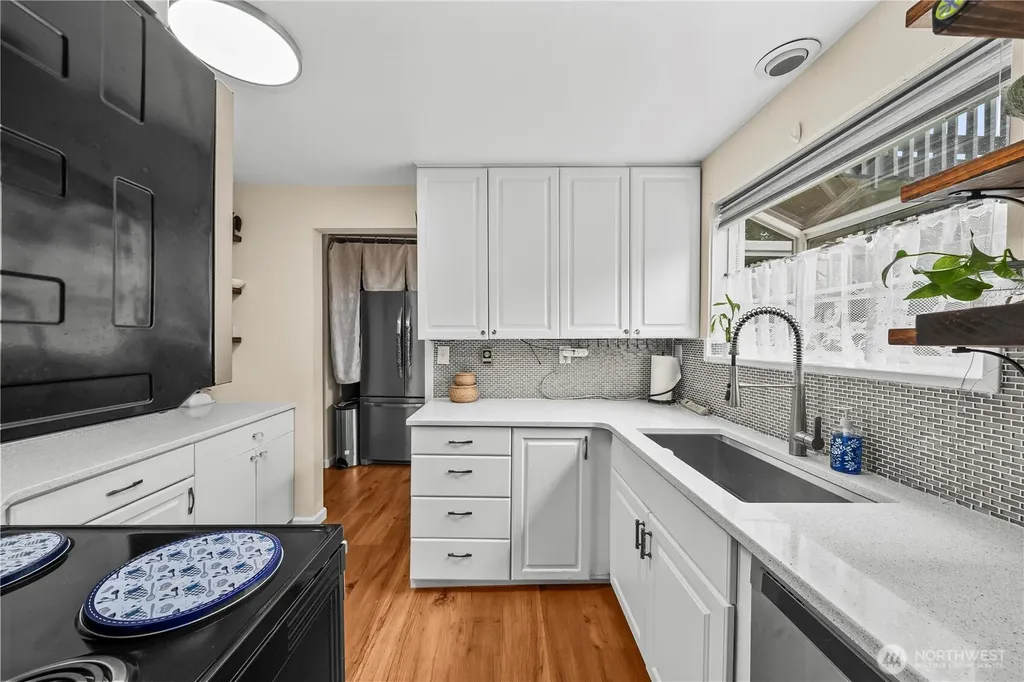 10430 Gravelly Lake Drive SW Lakewood WA 98499