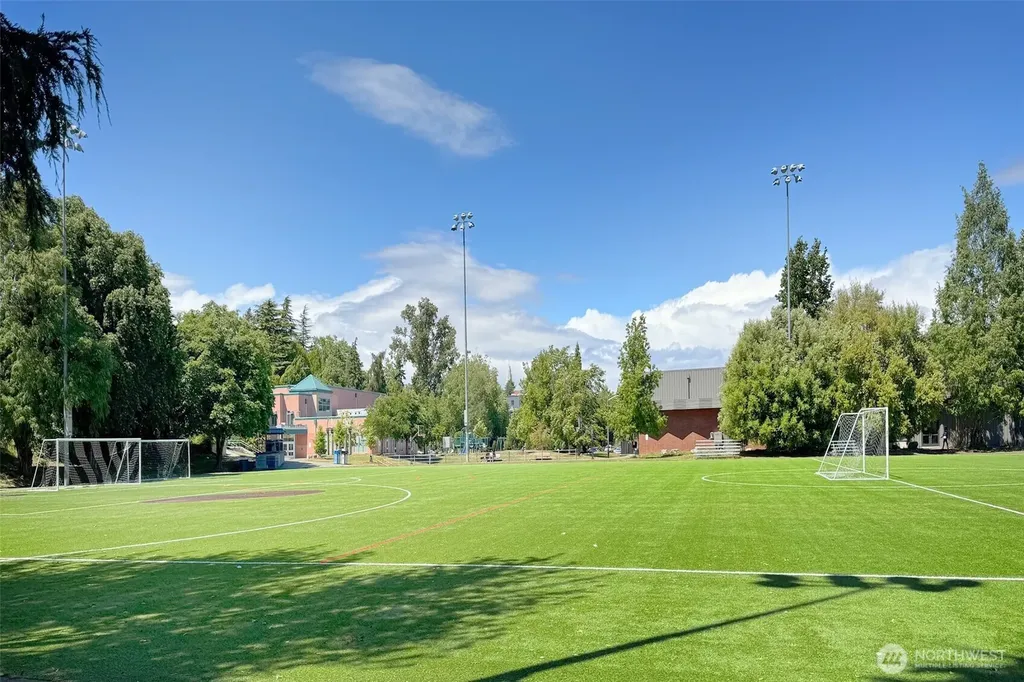215 20th Avenue E Seattle WA 98112