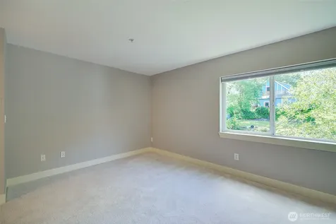 215 20th Avenue E Seattle WA 98112
