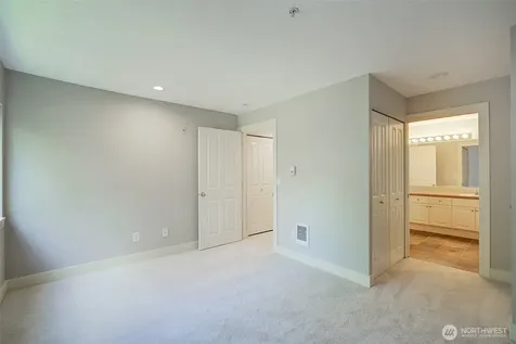 215 20th Avenue E Seattle WA 98112