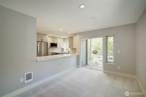 215 20th Avenue E Seattle WA 98112