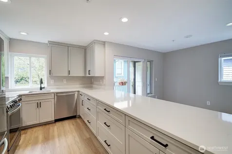 215 20th Avenue E Seattle WA 98112