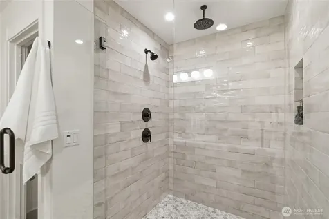 3646 Greenwood Avenue N Seattle WA 98103