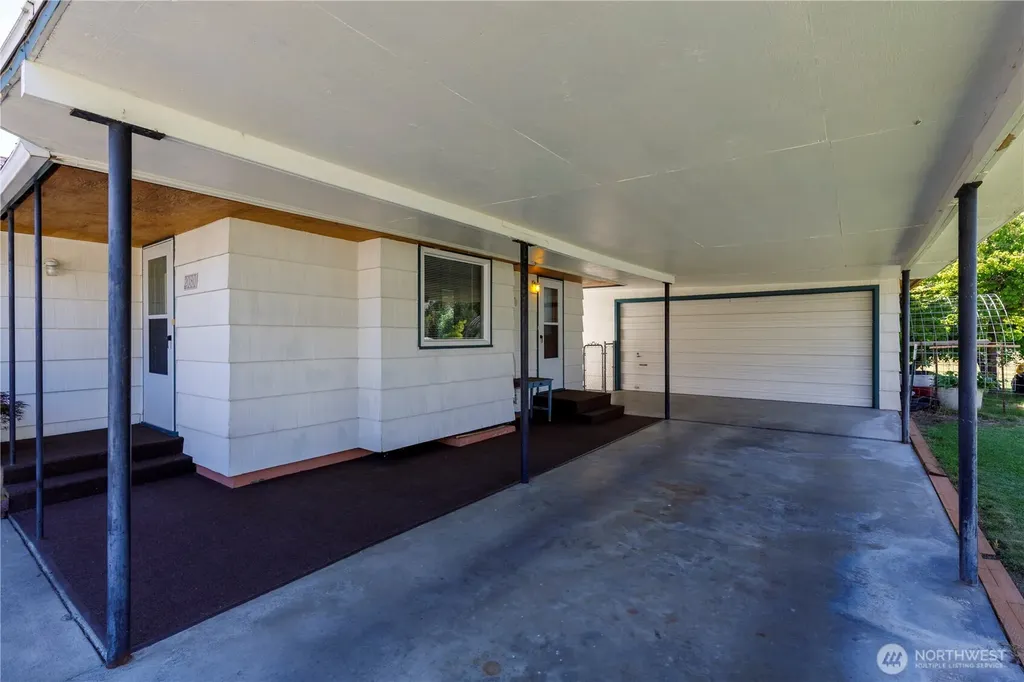 2080 James Avenue Okanogan WA 98840