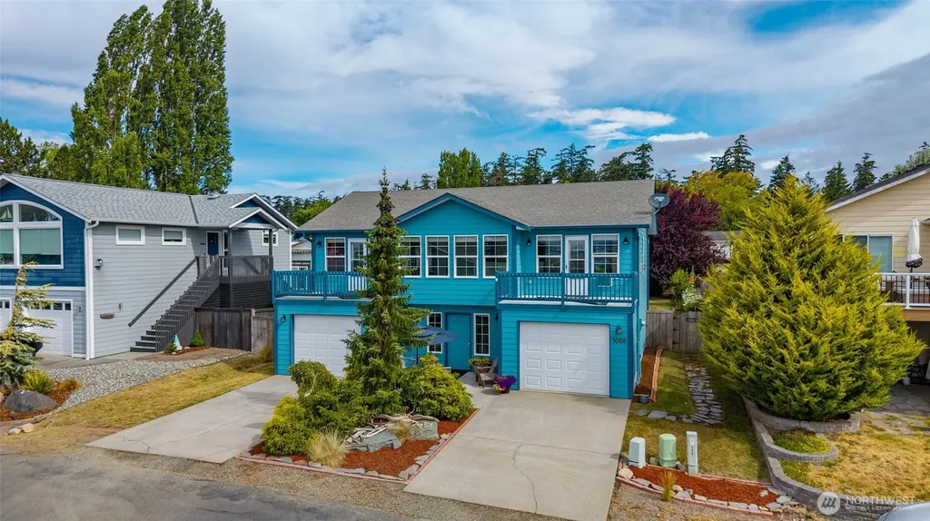 1086 Landing Circle Oak Harbor WA 98277