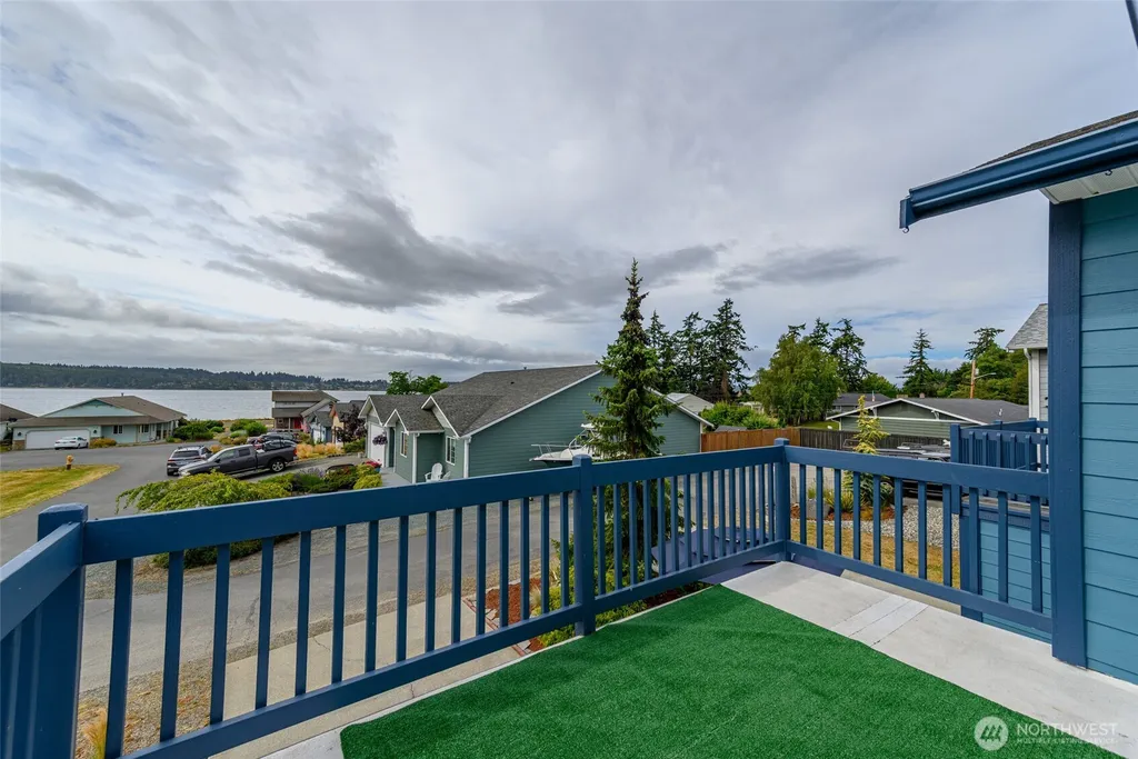 1086 Landing Circle Oak Harbor WA 98277