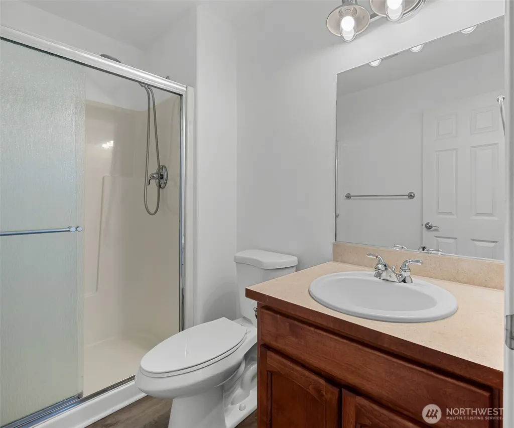 1086 Landing Circle Oak Harbor WA 98277