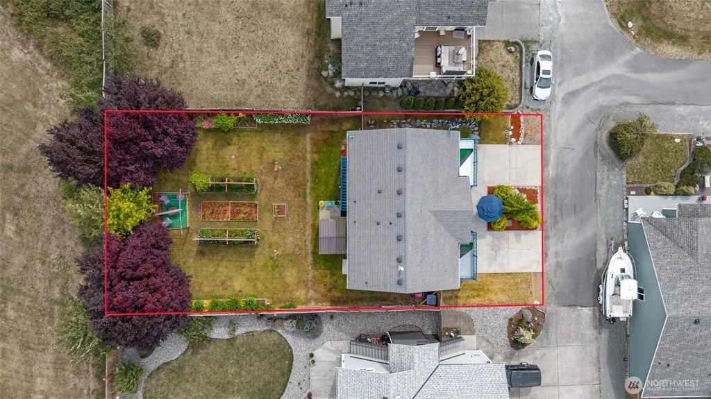 1086 Landing Circle Oak Harbor WA 98277