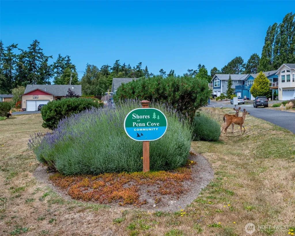 1086 Landing Circle Oak Harbor WA 98277
