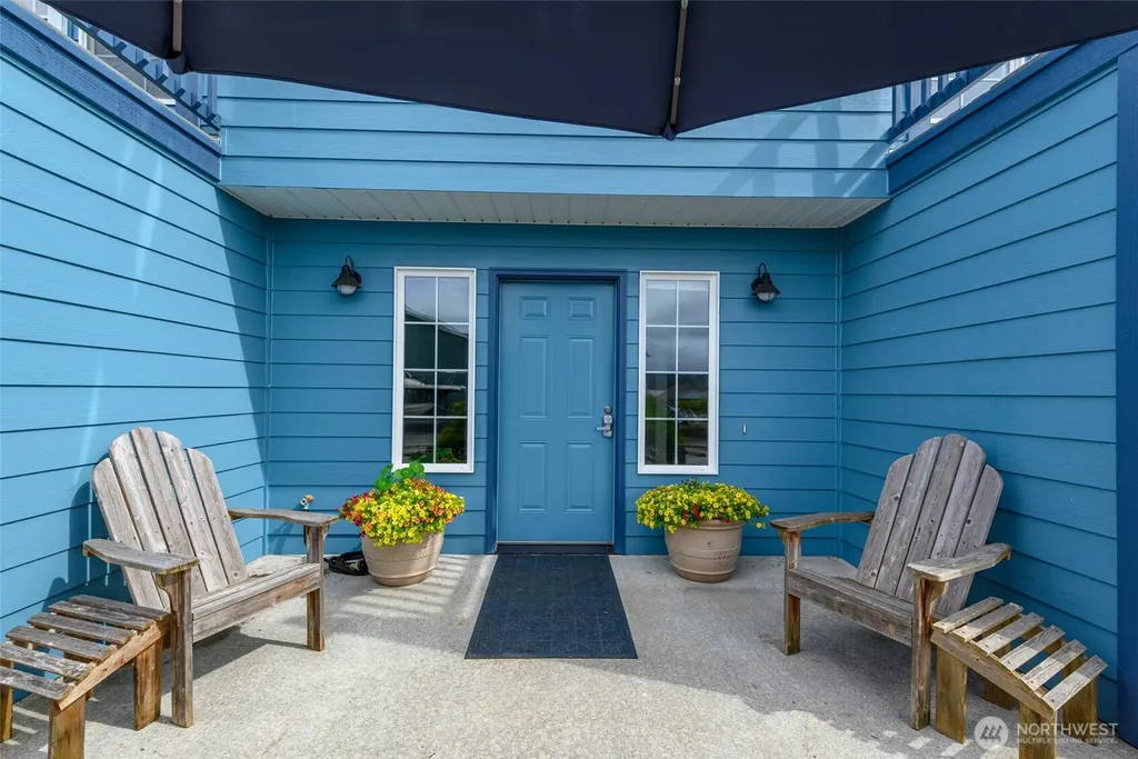 1086 Landing Circle Oak Harbor WA 98277