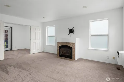 1086 Landing Circle Oak Harbor WA 98277