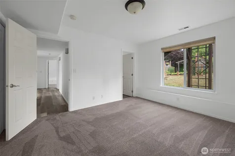 1086 Landing Circle Oak Harbor WA 98277