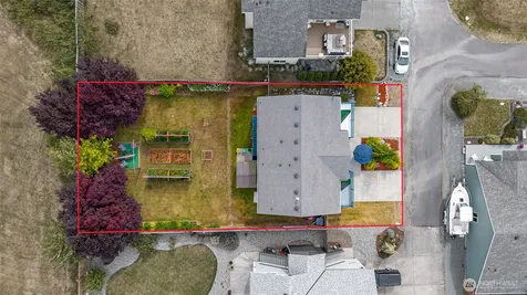 1086 Landing Circle Oak Harbor WA 98277