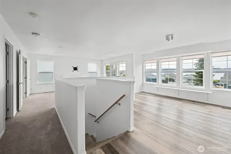 1086 Landing Circle Oak Harbor WA 98277