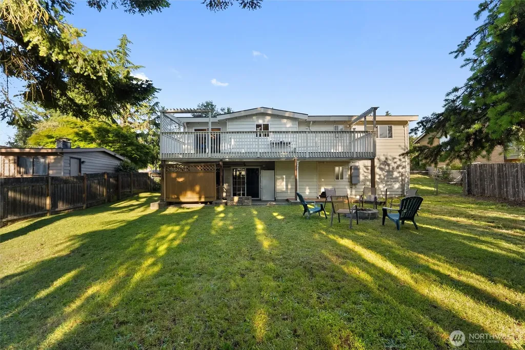 21903 82nd Place W Edmonds WA 98026