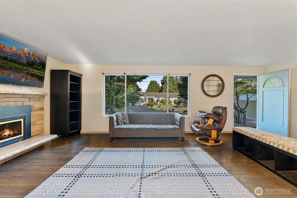 21903 82nd Place W Edmonds WA 98026