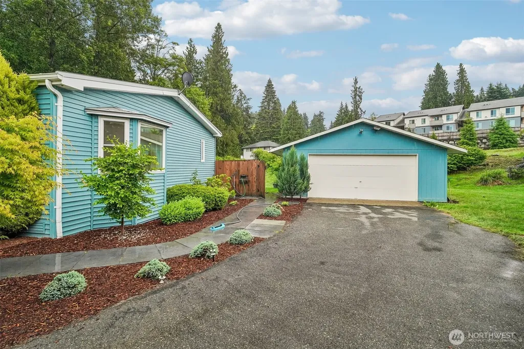 215 105th Avenue E Edgewood WA 98372