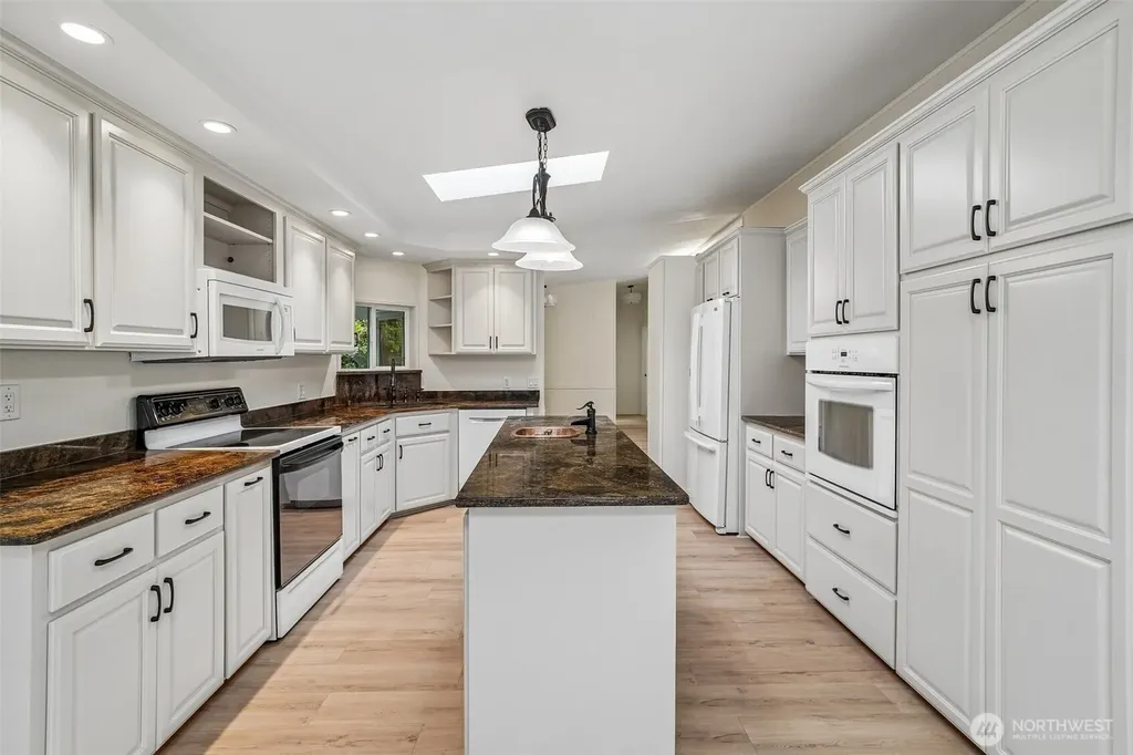 215 105th Avenue E Edgewood WA 98372