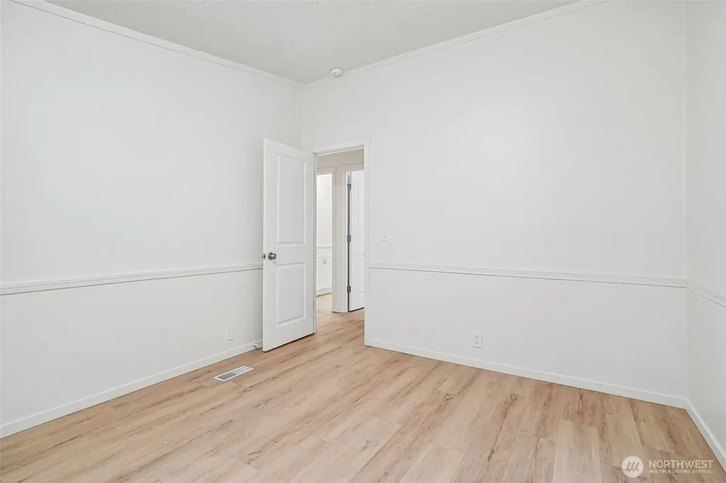215 105th Avenue E Edgewood WA 98372