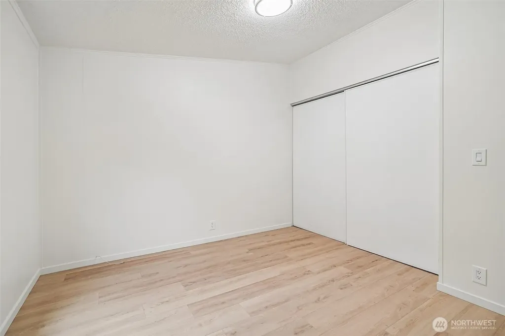 215 105th Avenue E Edgewood WA 98372
