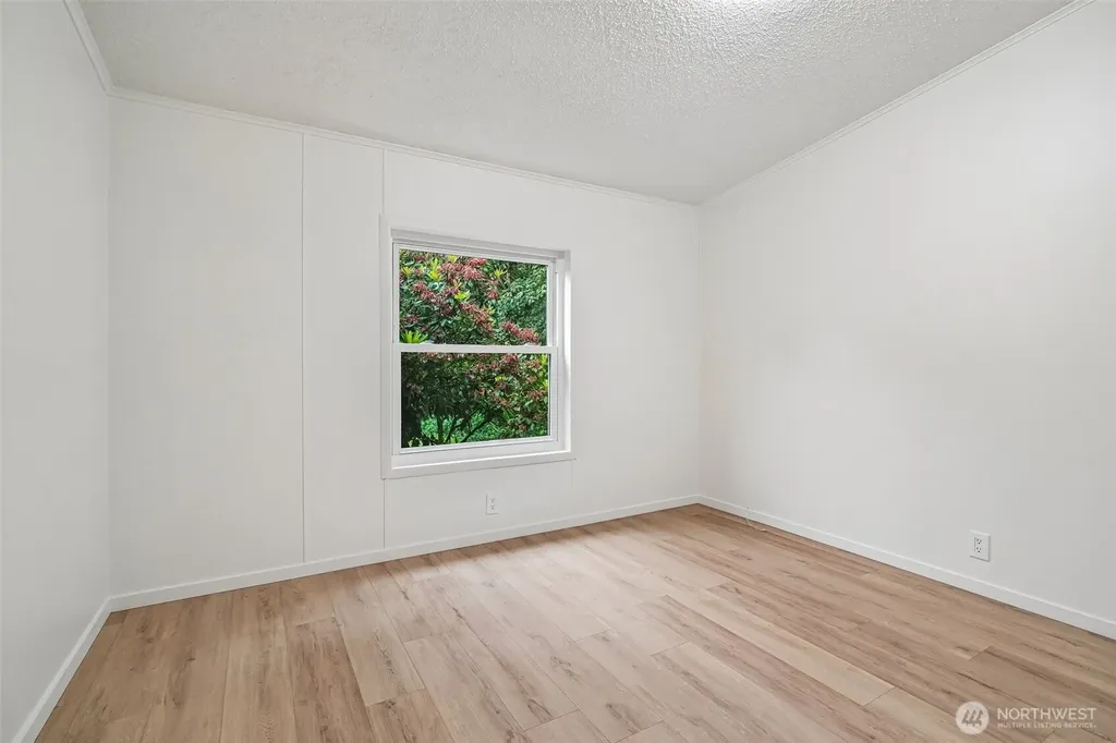 215 105th Avenue E Edgewood WA 98372