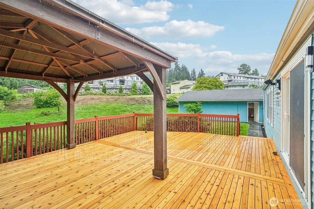 215 105th Avenue E Edgewood WA 98372