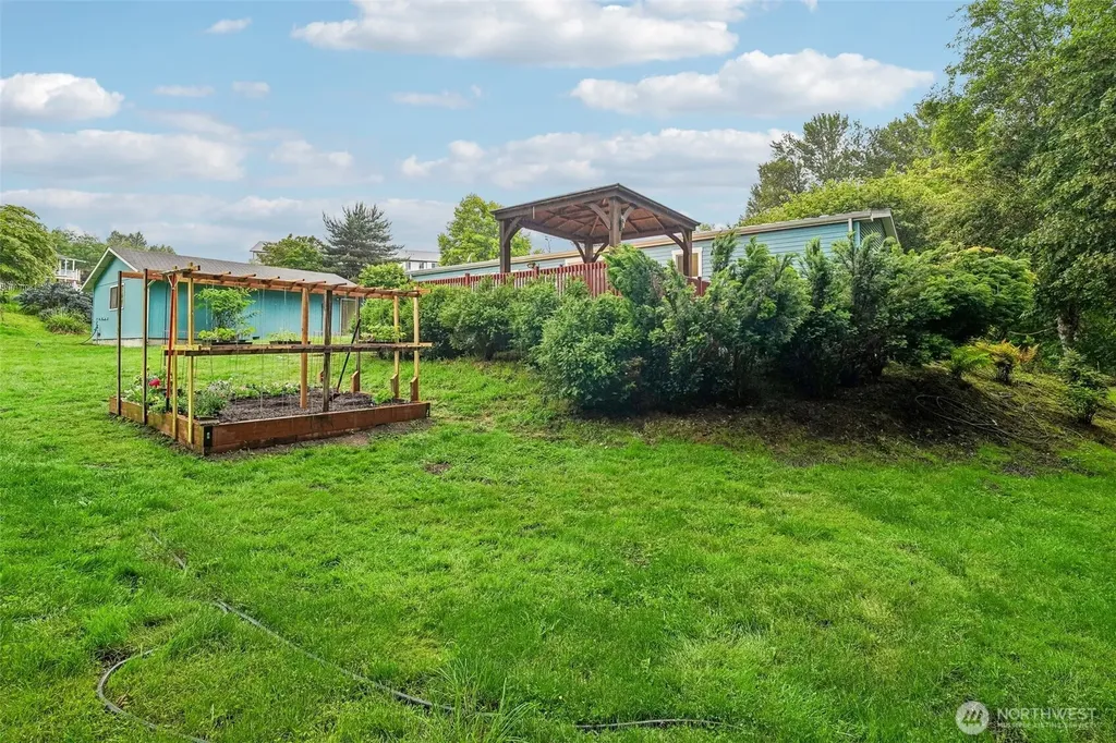215 105th Avenue E Edgewood WA 98372